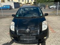gebraucht Toyota Yaris mit neuen Tüv & Service