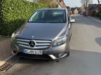 Gebraucht Mercedes B180 122 PS (89 kW) 2012 Grau Van / Kleinbus