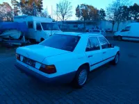 Gebraucht Mercedes E230 132 PS (97 kW) 1988 Weiß Limousine