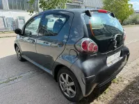 Gebraucht Toyota Aygo 68 PS (50 kW) 2011 Grau Kleinwagen