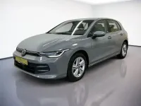 Gebraucht VW Golf VIII Life 150 PS (110 kW) 2025 Mondsteingrau Limousine