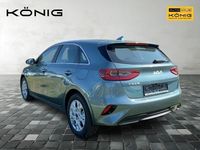 Neu Kia Ceed Vision 140 PS (102 kW) 2025 Grau Kleinwagen