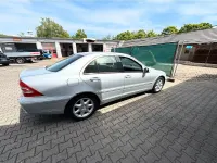 Second-hand Mercedes C200 Elegance 163 CP (119 kW) 2002 Argintiu Berlinǎ