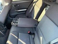 Gebraucht BMW 318 143 PS (105 kW) 2008 Blau Limousine