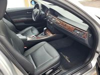 Gebraucht BMW 330 231 PS (169 kW) 2008 Silber Limousine