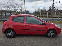 Gebraucht Renault Clio III 75 PS (55 kW) 2009 Rot Kleinwagen