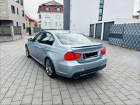 Gebraucht BMW 320 Shadowline 184 PS (135 kW) 2011 Blau Limousine