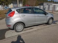 Gebraucht Ford Fiesta 95 PS (69 kW) 2013 Silber Kleinwagen