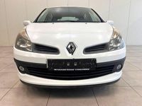 Gebraucht Renault Clio II Dynamique 75 PS (55 kW) 2008 Weiß Limousine