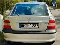 Gebraucht Opel Vectra 101 PS (74 kW) 1997 Silber Limousine