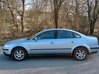 Gebraucht VW Passat 116 PS (85 kW) 2001 Blau Limousine
