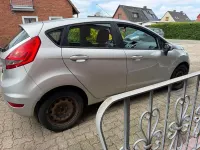 Gebraucht Ford Fiesta 75 PS (55 kW) 2011 Silber Kleinwagen