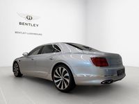 Gebraucht Bentley Flying Spur 551 PS (405 kW) 2024 Silber Limousine