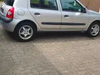 Gebraucht Renault Clio II 75 PS (55 kW) 2005 Silber Limousine