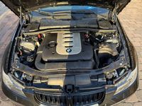 Second-hand BMW 330 231 CP (169 kW) 2007 Negru Break