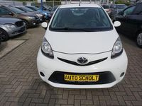 Gebraucht Toyota Aygo Cool 68 PS (50 kW) 2013 Weiß Kleinwagen