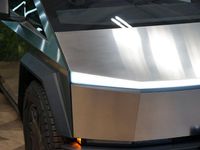 Gebraucht Tesla Cybertruck 630 kW (857 PS) 2024 Silber Pickup