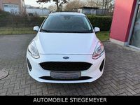 Gebraucht Ford Fiesta Cool & Connect 75 PS (55 kW) 2022 Weiß Kleinwagen