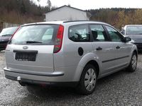 Gebraucht Ford Focus Trend 101 PS (74 kW) 2005 Silber Kombi