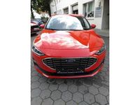 Gebraucht Ford Focus Titanium 125 PS (91 kW) 2024 Ruby rot Limousine