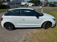 Gebraucht Audi A1 Sportback Attraction 122 PS (89 kW) 2013 Weiß Kleinwagen
