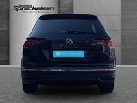 Gebraucht VW Tiguan Move 150 PS (110 kW) 2023 Schwarz SUV