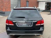 gebraucht Mercedes E400 4-Matic AMG*DSTR+*STANDHZG*FOND*AHK*ILS*