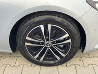 Gebraucht Mercedes B180 Progressive 116 PS (85 kW) 2024 Silber Van / Kleinbus