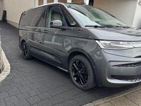 Gebraucht VW Multivan Edition 150 PS (110 kW) 2024 Grau Van