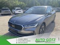 Neu Skoda Superb Selection 193 PS (141 kW) 2025 Grau Kombi