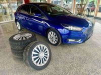 gebraucht Ford Focus Titanium Navi Schiebedach Sommer/Winterrä.