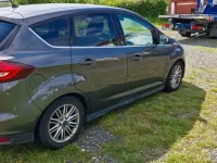 Gebraucht Ford C-MAX Titanium 125 PS (91 kW) 2017 Braun Van / Kleinbus