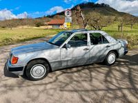 Gebraucht Mercedes 230 132 PS (97 kW) 1991 Silber Limousine