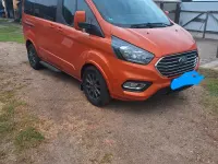 Gebraucht Ford Tourneo 170 PS (125 kW) 2018 Orange Van / Kleinbus