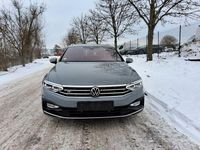 Gebraucht VW Passat 150 PS (110 kW) 2022 Grau Limousine