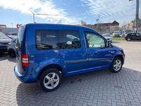 Gebraucht VW Caddy Trendline 140 PS (102 kW) 2013 Blau Van / Kleinbus