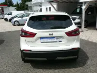 Gebraucht Nissan Qashqai 159 PS (116 kW) 2019 Brilliant white (m) SUV