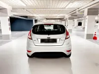Gebraucht Ford Fiesta 95 PS (69 kW) 2013 Silber Kleinwagen