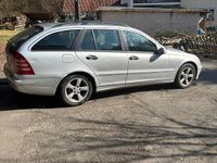 Second-hand Mercedes 220 2006 Andere farben Berlinǎ