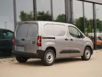 Neu Fiat e-Doblò 100 kW (136 PS) 2026 Maestro grau Van / Kleinbus
