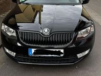 Gebraucht Skoda Octavia Ambition 150 PS (110 kW) 2014 Schwarz Kleinwagen