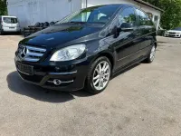 Usado Mercedes E200 193 CV (141 kW) 2008 Negro Berlina