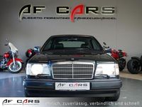 Gebraucht Mercedes E220 150 PS (110 kW) 1995 Smaragdschwarz metallic 189 Cabrio