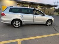 Gebraucht VW Passat 140 PS (102 kW) 2011 Grau Kombi