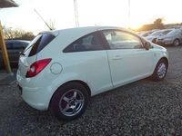 Gebraucht Opel Corsa Satellite 69 PS (50 kW) 2011 Weiß Limousine