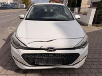 Gebraucht Hyundai i20 Classic 75 PS (55 kW) 2015 Weiß Kombi