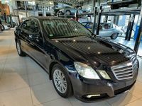 Gebraucht Mercedes E220 Elegance 170 PS (125 kW) 2010 Blau Limousine