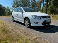 Gebraucht Hyundai i30 109 PS (80 kW) 2011 Weiß Limousine