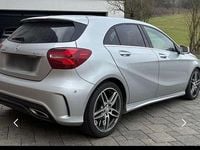 Używany Mercedes A220 177 KM (130 kW) 2016 Srebrny Hatchback