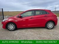Gebraucht Hyundai i30 99 PS (72 kW) 2012 Rot Limousine